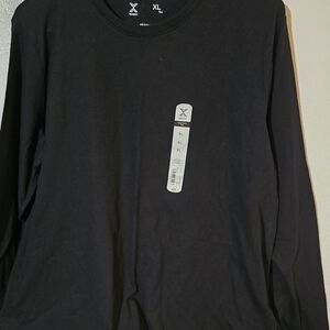 Xersion Black Long-Sleeve Crewneck Shirt
